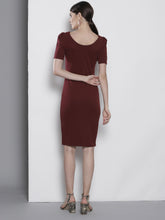 Load image into Gallery viewer, Queen ellie Women Burgundy Solid Sheath Dress
