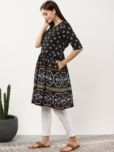 Queen Ellie Magenta and black self-design Kurti