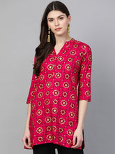 Load image into Gallery viewer, Queen ellie Women Pink &amp; Golden Printed Straight Kurti
