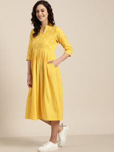 Queen ellie Women Yellow & White Solid A-Line Dress