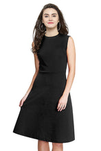 Load image into Gallery viewer, Queen ellie  Women&#39;s Knee Length Dress.
