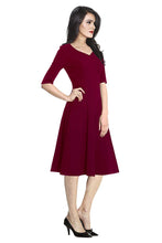 Load image into Gallery viewer, Queen ellie Women&#39;s Knee Length Dress.
