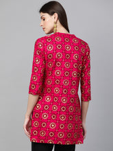 Load image into Gallery viewer, Queen ellie Women Pink &amp; Golden Printed Straight Kurti
