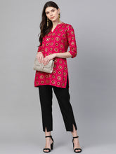 Load image into Gallery viewer, Queen ellie Women Pink &amp; Golden Printed Straight Kurti
