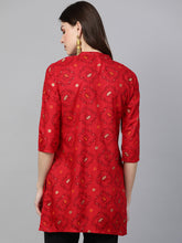 Load image into Gallery viewer, Queen ellie Women Red &amp; Golden Printed Straight Kurti
